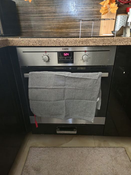 Кухня Хладилник Печка Абсорбатор Котлон Технически камък Мивка