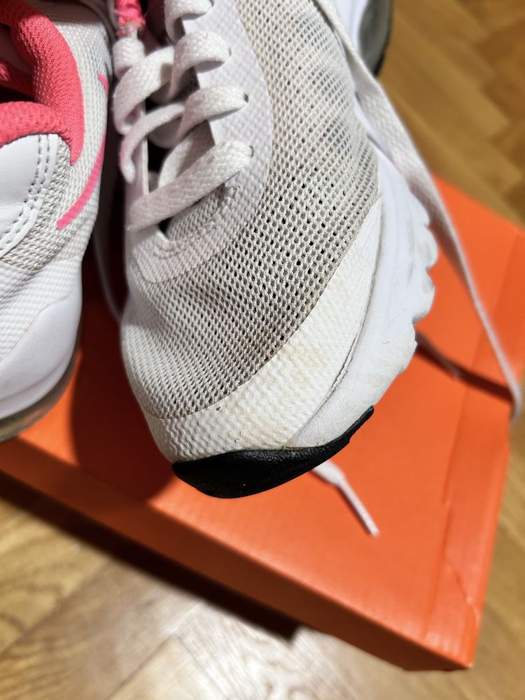 Дамски маратонки Nike
