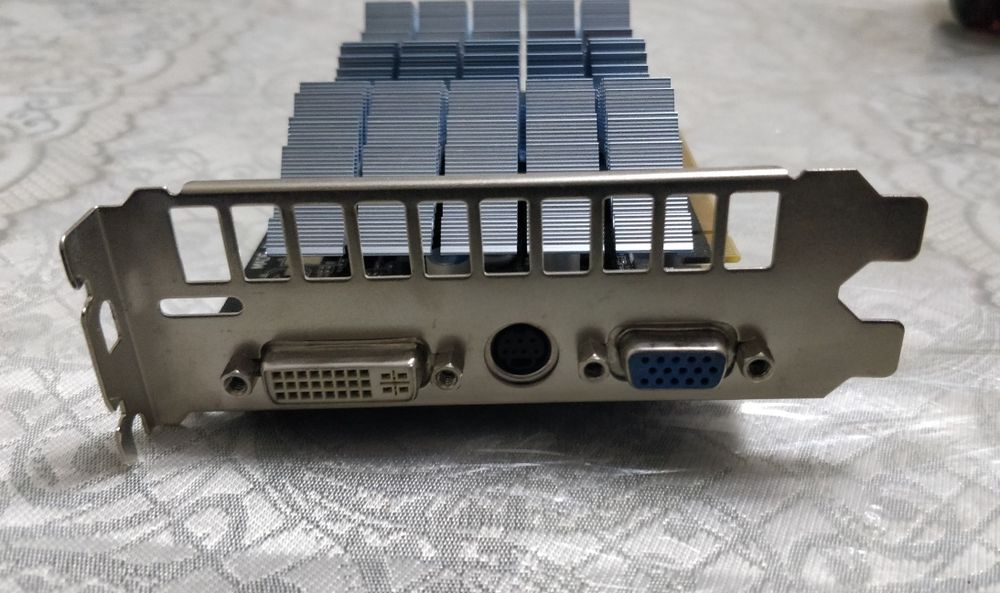 Videokarta ddr2 GT512mb