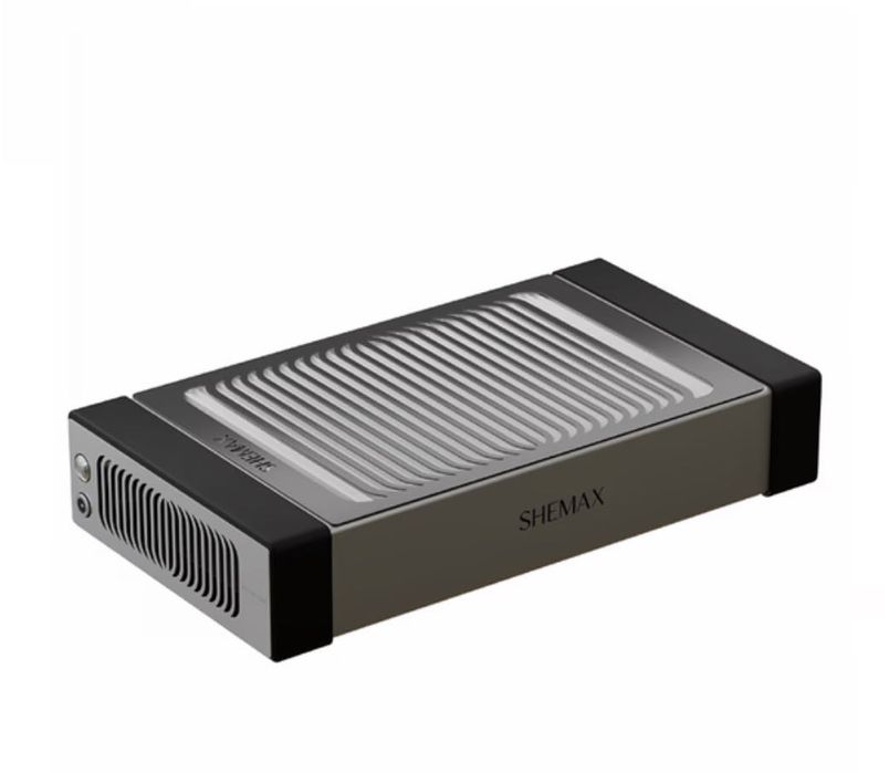 Vând recepție și alte obiecte, închidem salonul