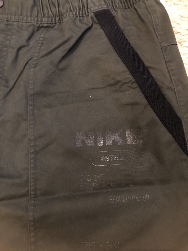 Спортен панталон NIKE