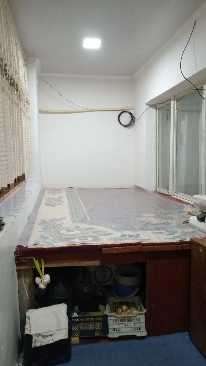 Uy sotiladi 3 xona 2 qavatli domning 1-qavati