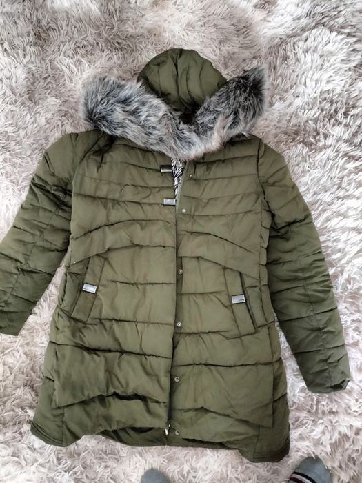 Продам куртку женскую