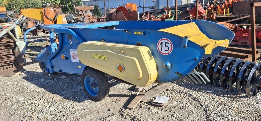 Mașina scos recoltat cartofi