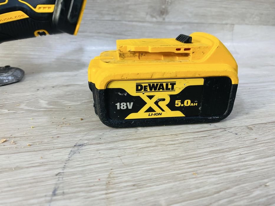 Pendular Dewalt DCS335