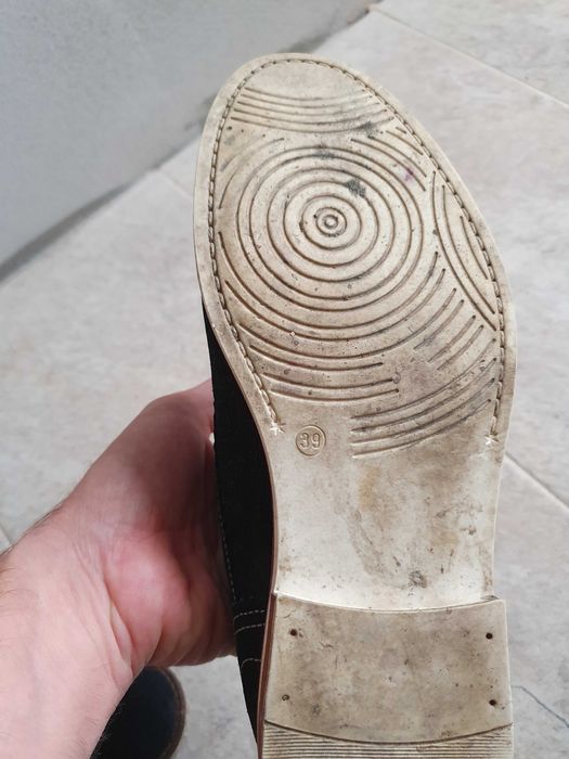 Vand pantofi barbatesti din piele intoarsa