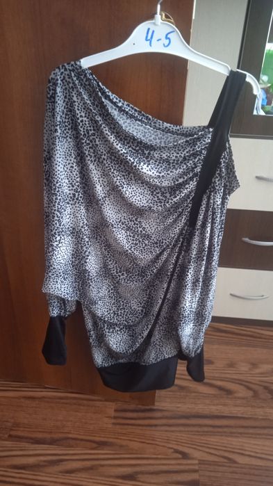 Дамски блузи М размер.