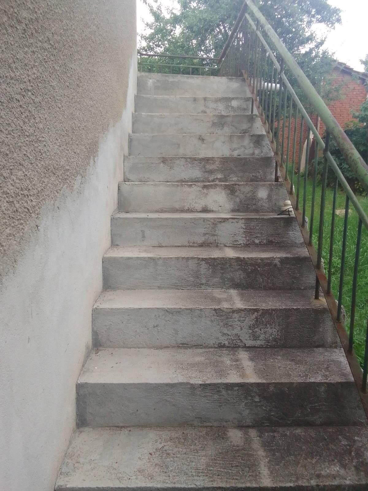 Продава се къща в село Калище, област Перник