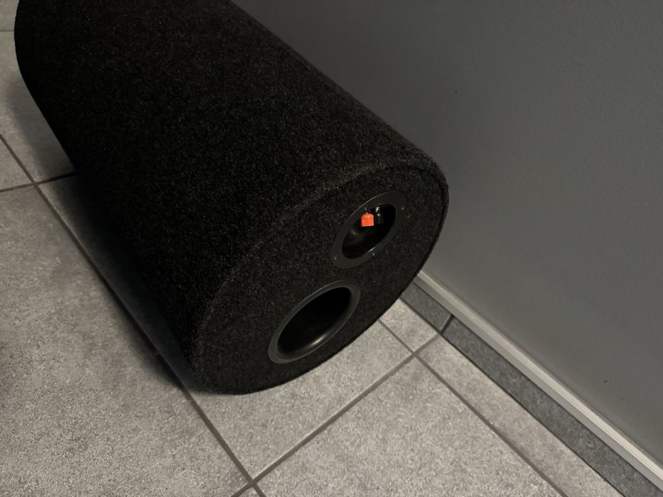 Vand kit statie mac mpx 2500 600w si subwoofer magnat bull 300w 30 cm