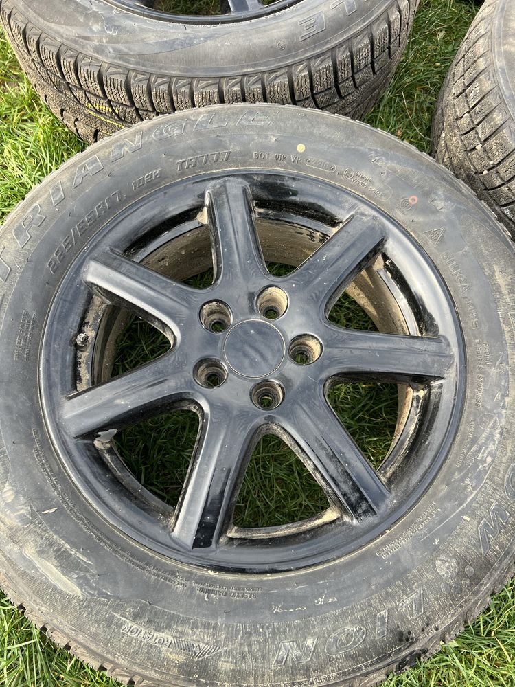 Jenti si anvelope iarna 225/65/R17