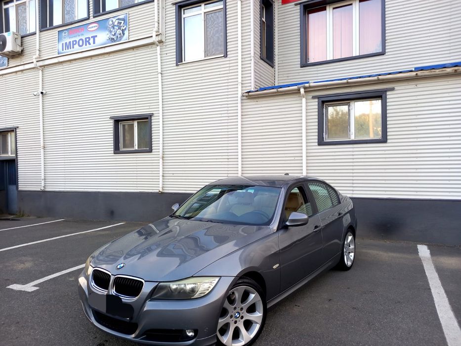 Vând BMW e90 an 2009 impecabil