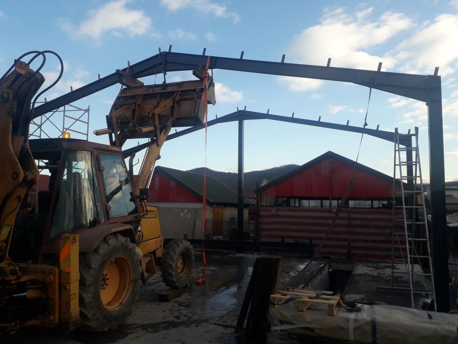 închiriez buldoexcavator,miniexcavator,dumper,autobasculanta