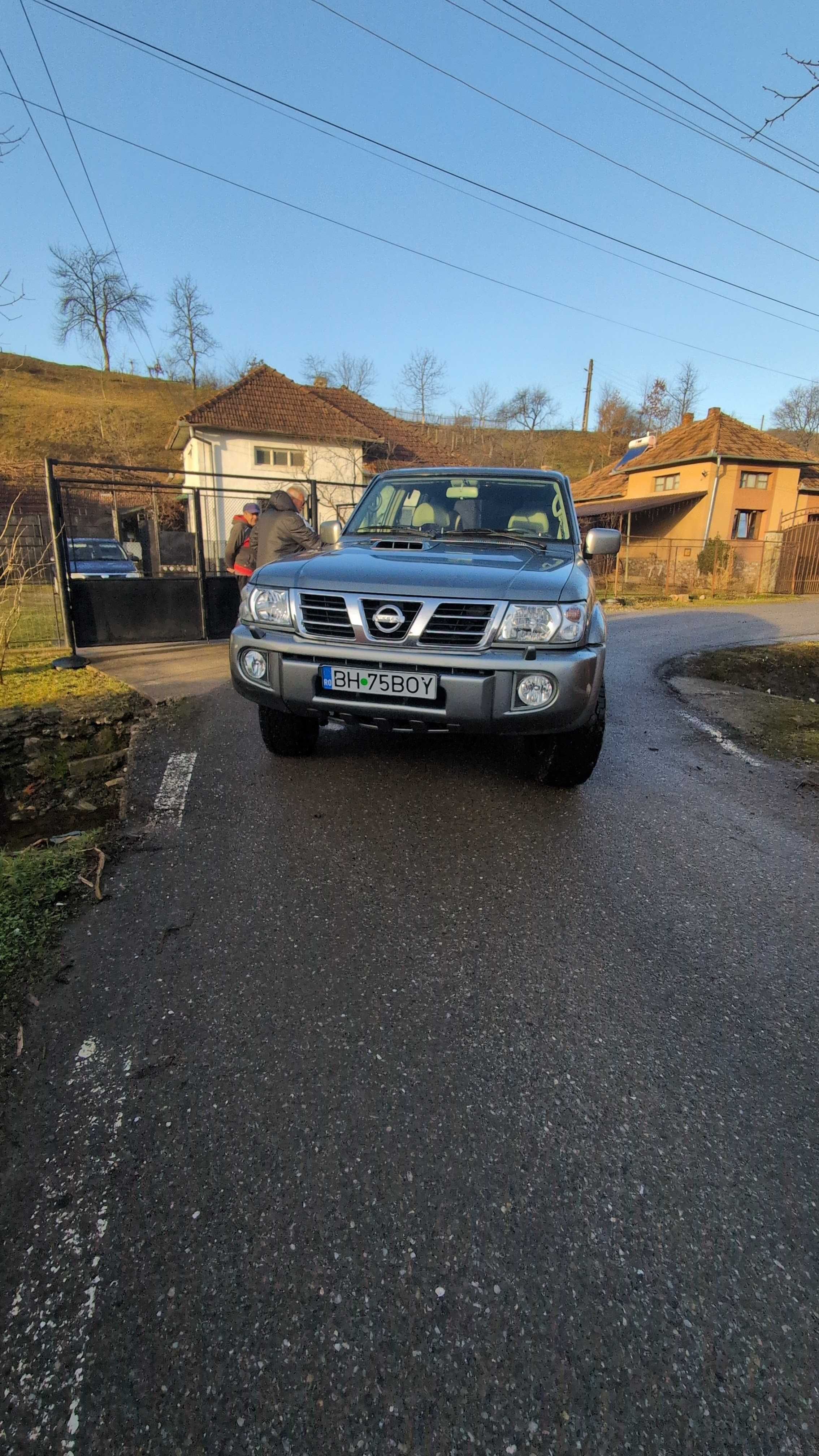 Nissan Patrol 7 locuri