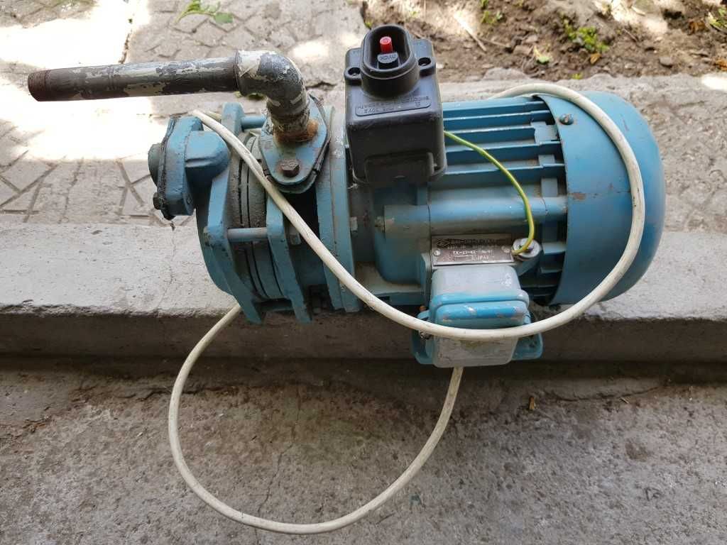 Помпа за течности с двигател ДАО-370-150-УХР4