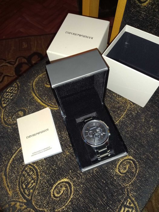 EMPOrIо ARMANI часовник