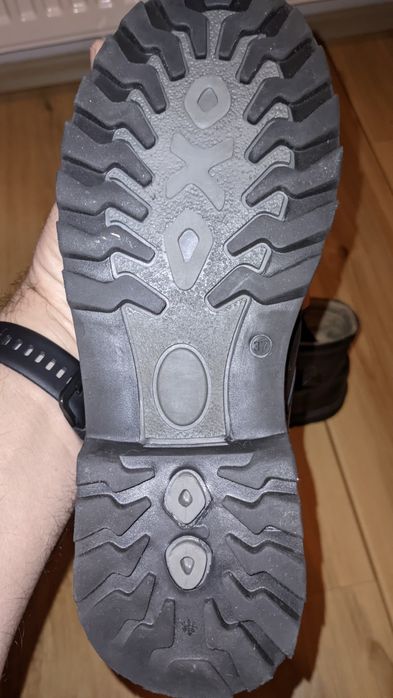 Ghete noi din piele, marime 37