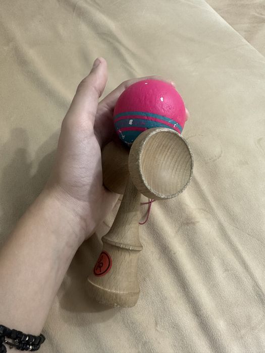 Kendama Europe Roz