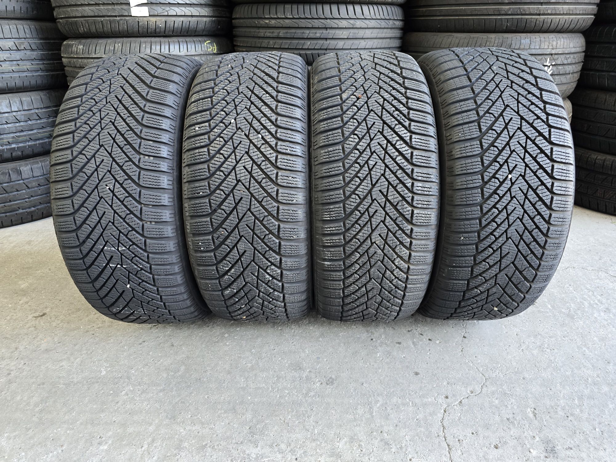 225/40/18 PIRELLI 4бр