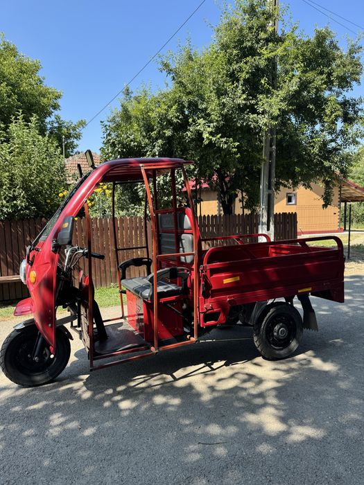 Triciclu electric cu cabina VOLTA