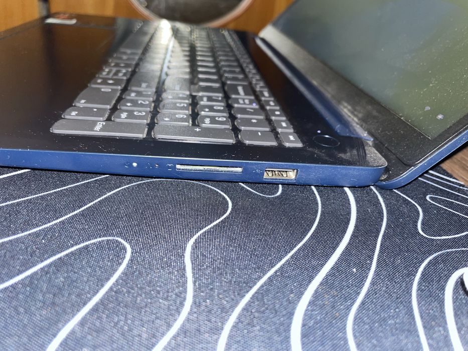 Lenovo IdeaPad 1 15ALC7,15.6”,Full HD,AMD Ryzan7 5000U,16GB RAM,512GB