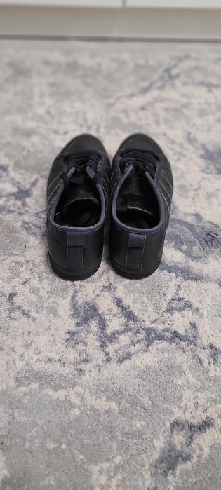 Tenisi Adidas negri