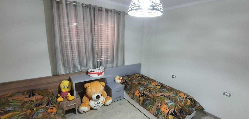 Дава се под наем Тристаен апартамент в Пловдив, Остромила - 76 кв.м за 239.7 € - Снимка #2