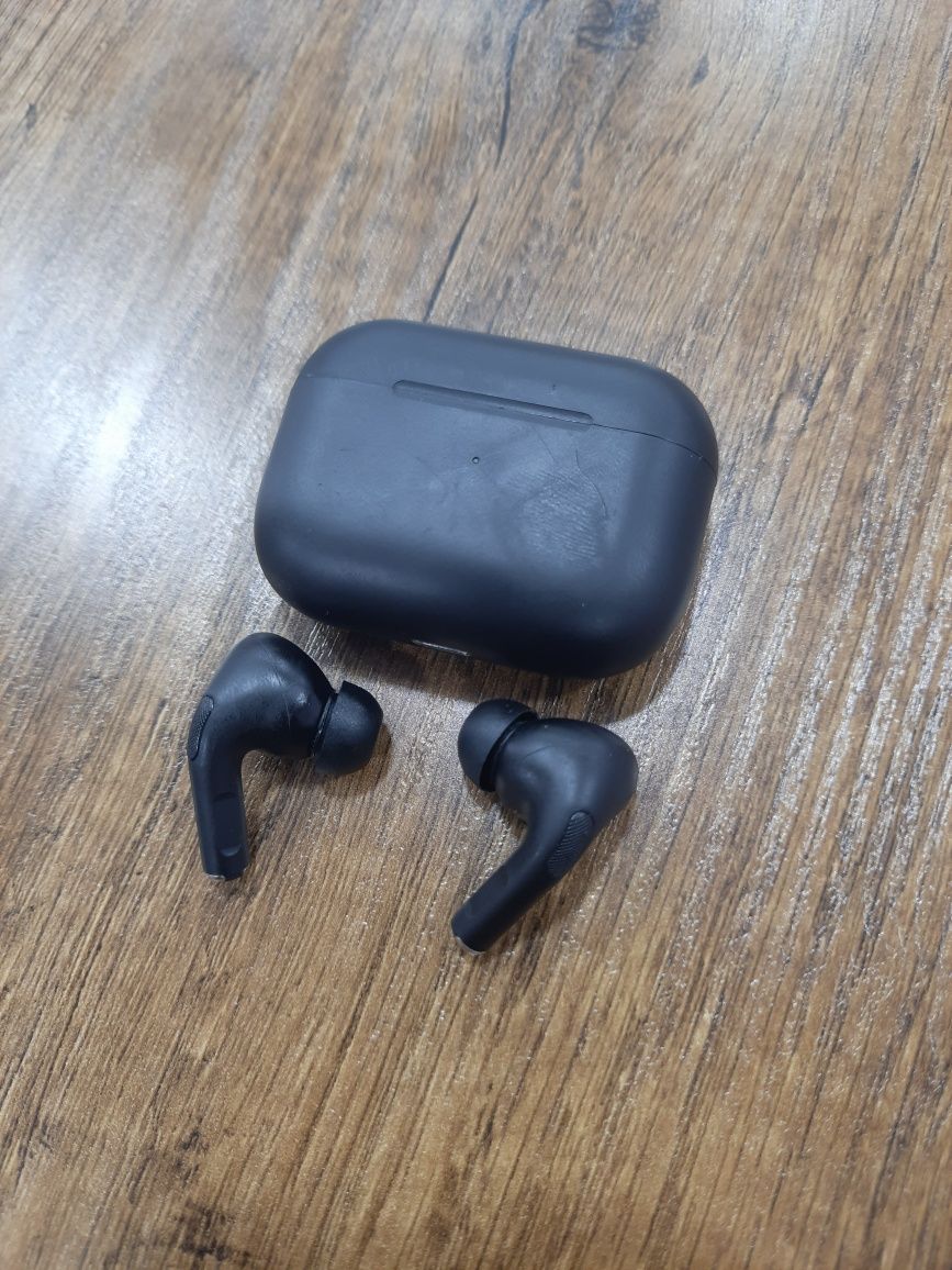 Airpods pro sotiladi.