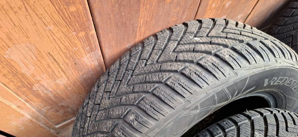 Зимни гуми Vredestein, 205/60 R16 , 4 броя