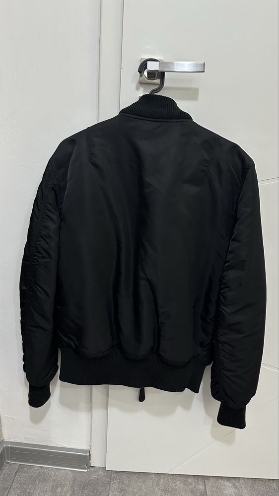 Яке бомбер Alpha Industries