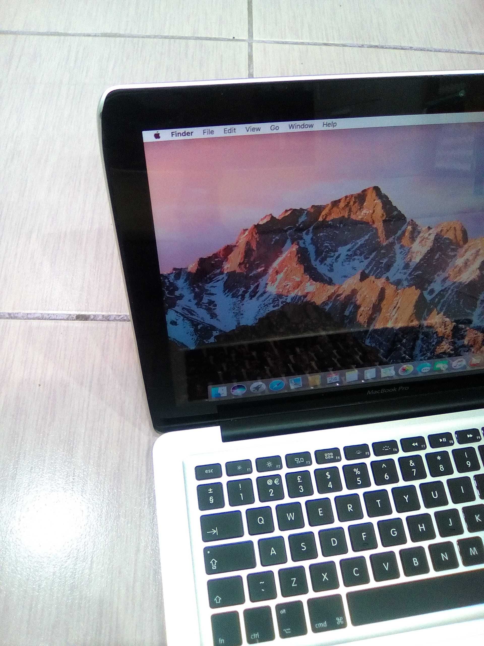 Macbook Pro(Early 2011) /i5x2.3GHz/4gb RAM/320 GB HDD / Sierra