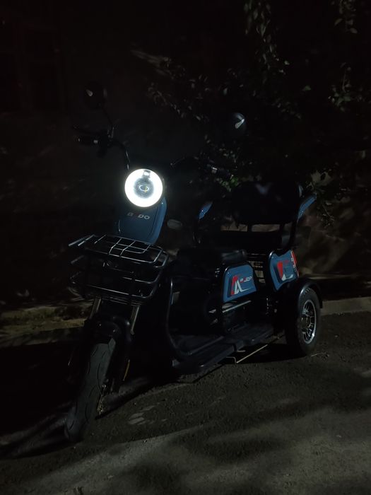 Трёхколёсный электроскутер от BODO