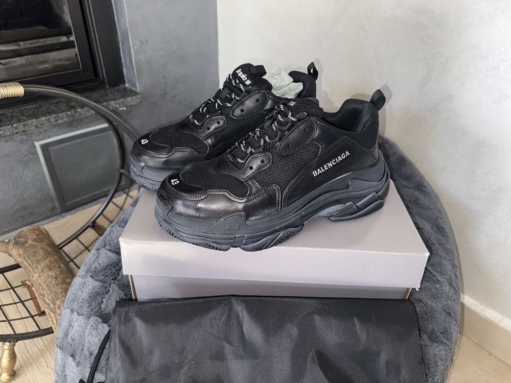 Balenciaga Triple S Black