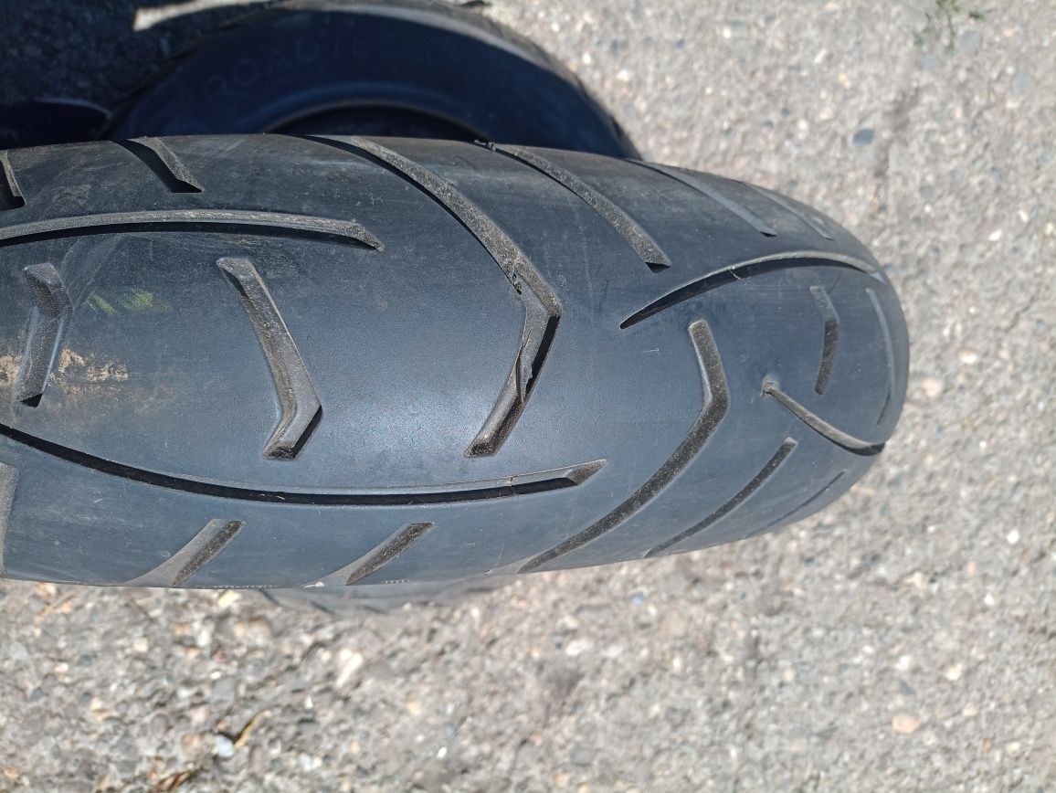 O anvelopa "enduro" ca noua de spate Metzeler 150/70 R17 dot 0718