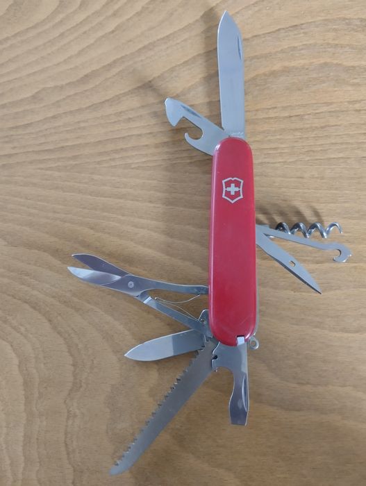 Лот швейцарски ножчета