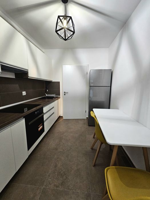 Garsoniera Coresi Qualis 2 De Inchiriat