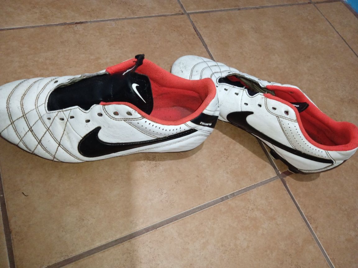 Ghete de fotbal cu crampoane (Nike mărimea 40,5),Adidas 40