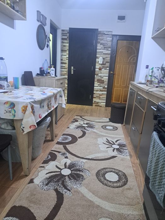 Ofertă ,Apartament  micro4 mobilat.