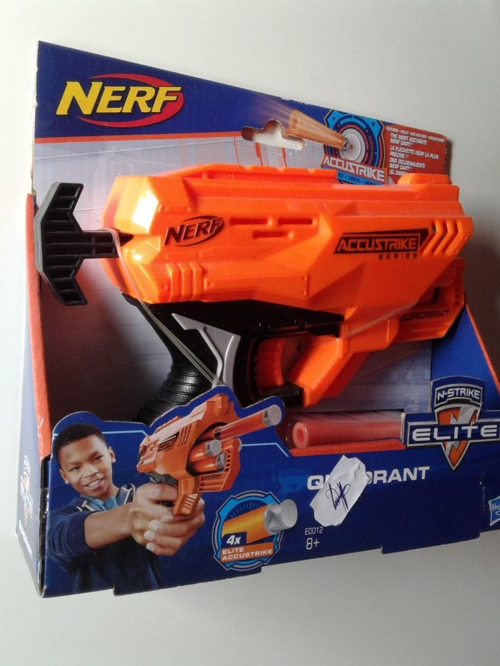 Pistol cu gloante buretoase Nerf Quadrant gama Elite Accustrike, nou