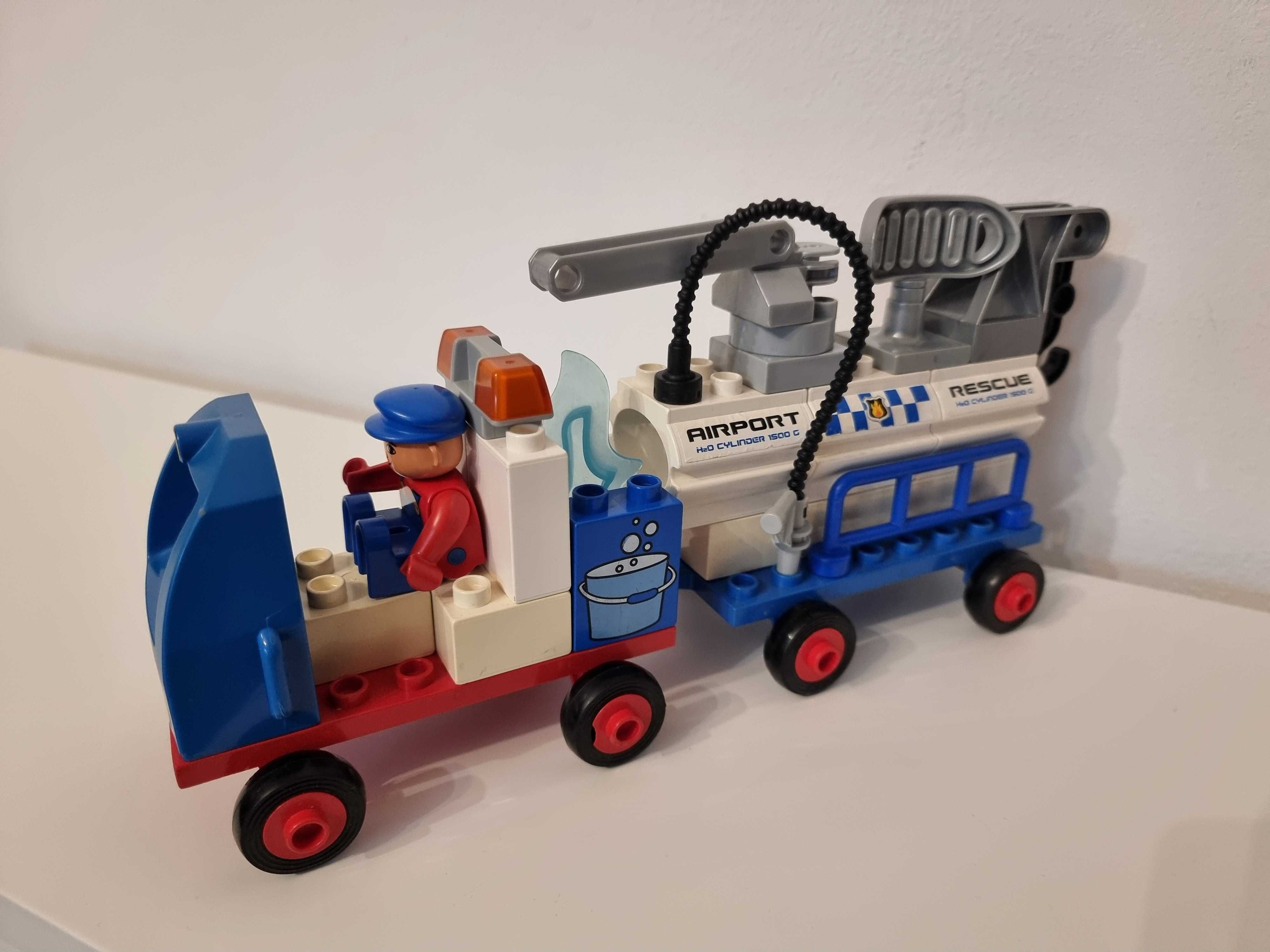 Masina de interventie si pompieri Lego Duplo