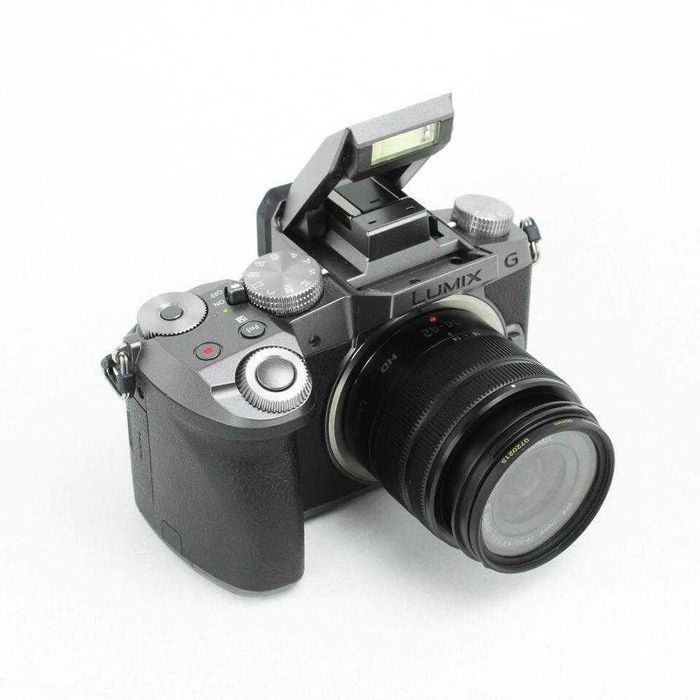 Panasonic G7 в комплекте. 14/4211. Вспышка, сумка, флэшка.