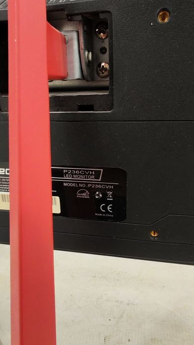 Manitor sotiladi klavyatura qoshib beriladi