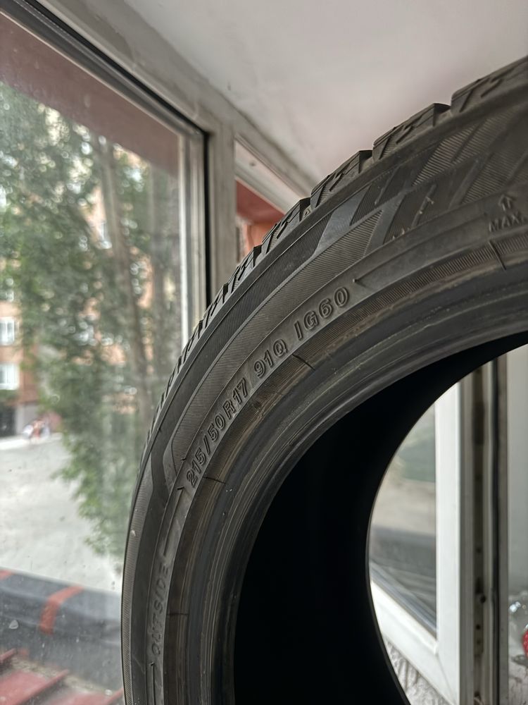 Продам зимнюю резину YOKOHAMA 215/50/17