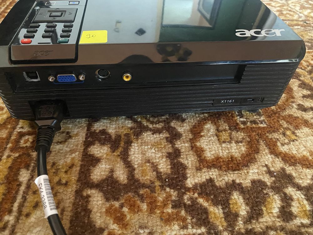 Продавам Acer Projector Model X110