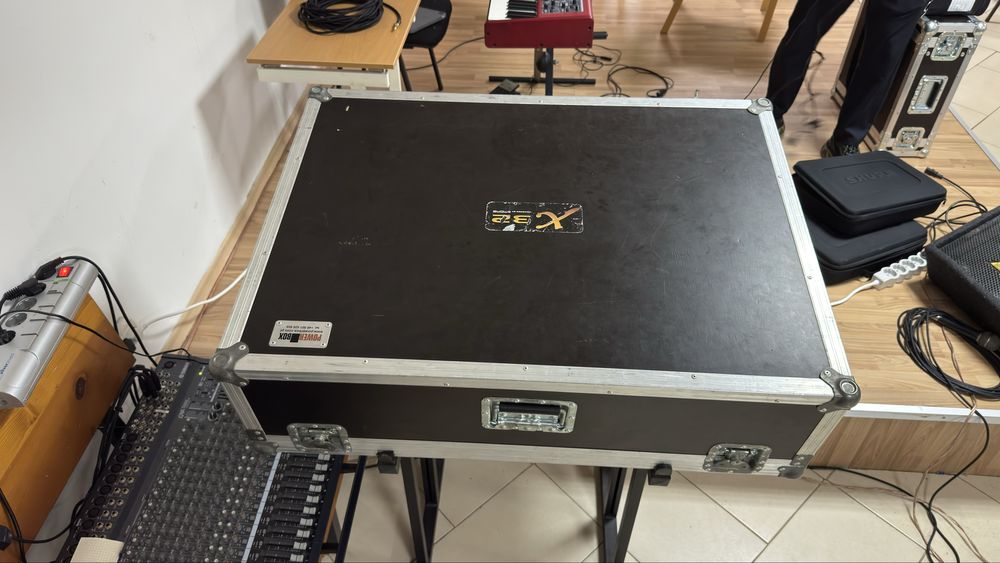 Дигитален миксер Behringer X32