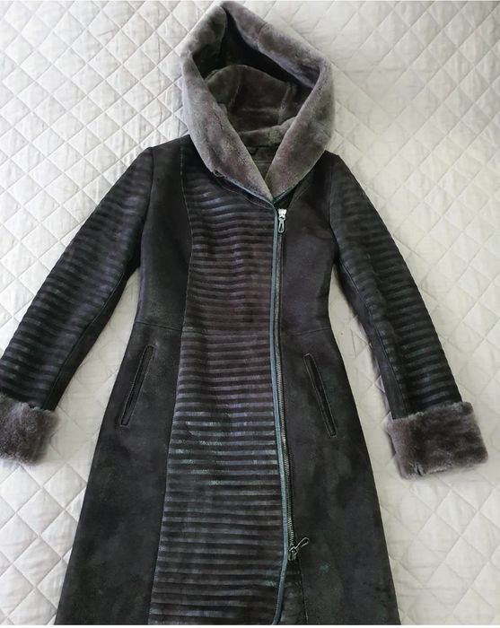 Дубленка женская с капюшоном