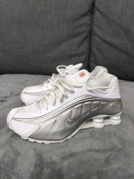 De vânzare Nike shox R4