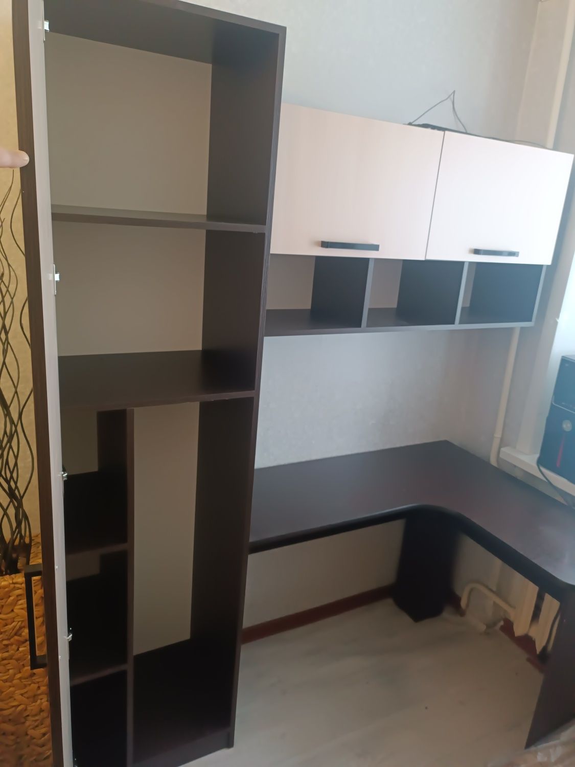 Продам стол компьютерный