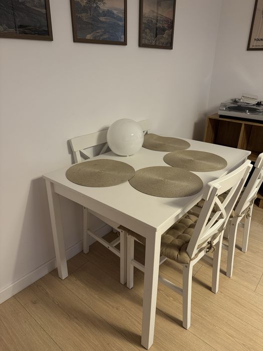 Set masa si 4 scaune