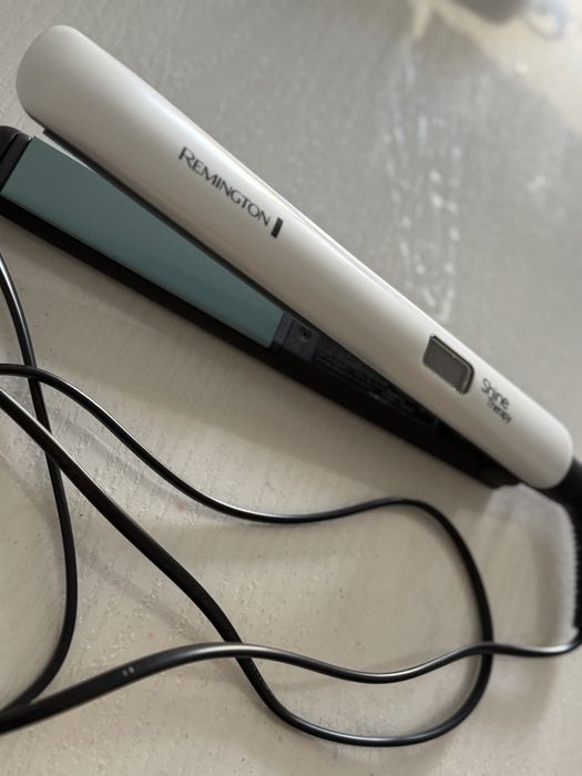 Vand placa Remington noua