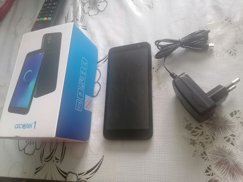 Телефон Alcatel 1